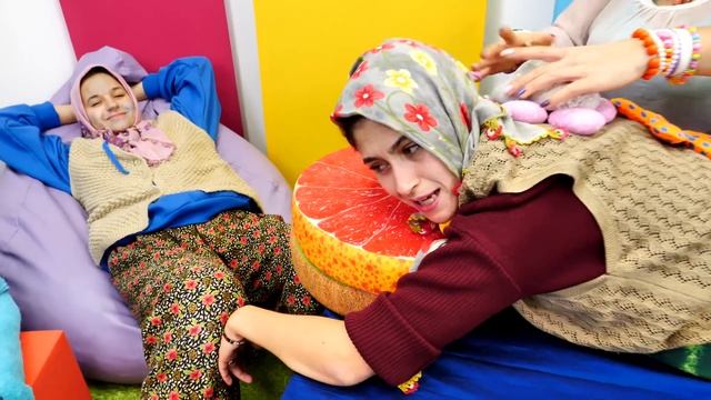 Fındık Ailesi. Ayşe Ve Asiye  Spa Salonuna Gidip Masaj Yaptırıyorlar. Komik Video