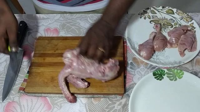 Cutting Chicken for the Family Dinner смотреть онлайн