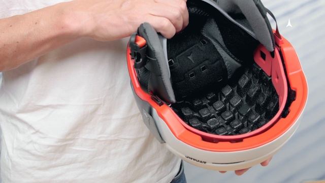 Superior safety and top comfort: Atomic ski helmet construction Holo Core смотреть онлайн