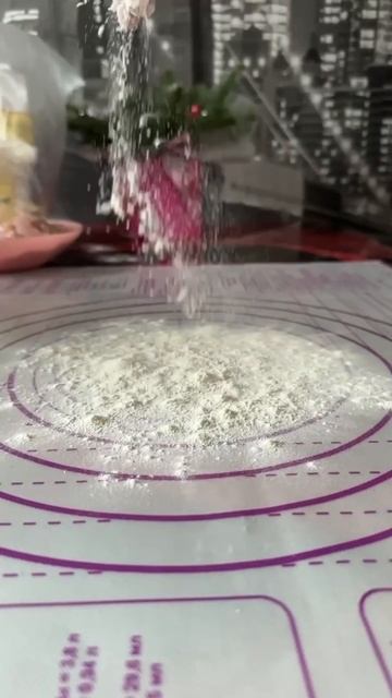 Домашняя лапша с соусом и курицей