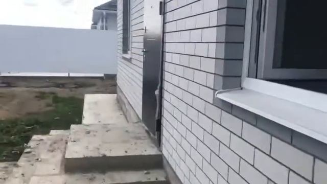 Дом в Краснодаре всего за 5.7 млн.#краснодар #домвкраснодаре #дом #коттедж #частныйдом #риэлторкрд смотреть онлайн