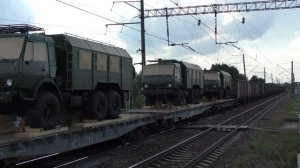 Электровоз 2ЭС5К-512 с грузовым поездом