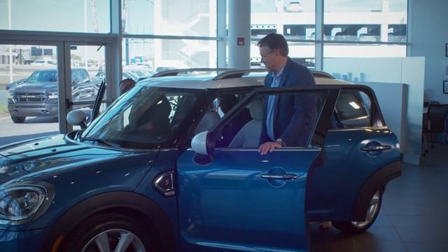 The Largest MINI Yet - The All-New 2019 MINI Cooper Countryman SAV смотреть онлайн