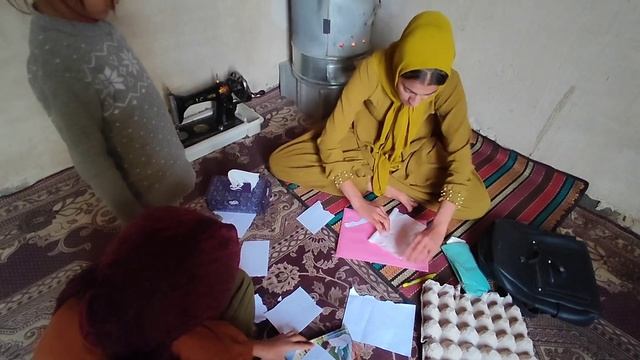 Excellent operator, solving challenges and problems by gifting a sewing machine to Maryam. смотреть онлайн