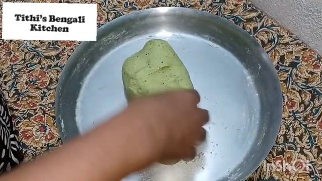 Koraishutir Kochuri Recipe || Koraishutir Khasta || Green Peas Kochuri || পুর ছাড়া কড়াইশুটির কচুর