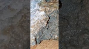 Кристаллы и халцедоны.