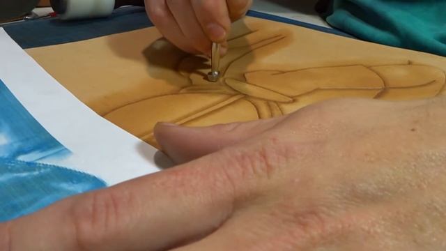 Leather Carving | Leather Backpack смотреть онлайн