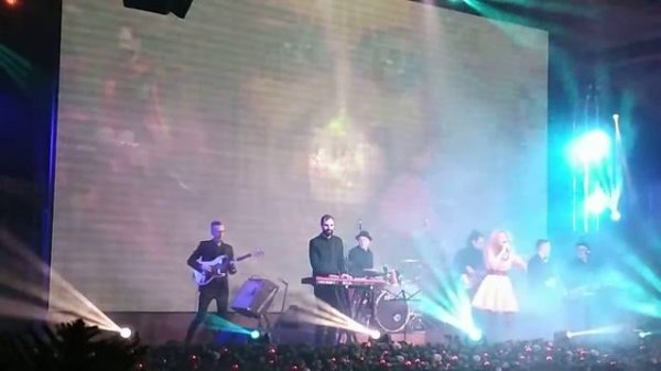 Замуж не зовёт