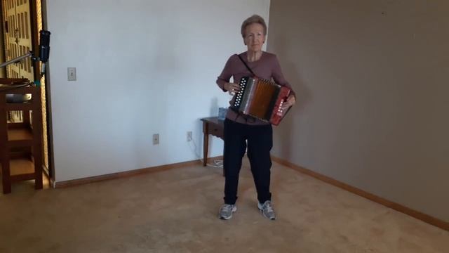 Grandma B plays Irish Rover смотреть онлайн