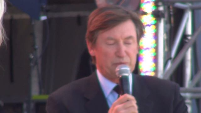 ENG interview with Wayne Gretzky. "Я считаю, что Сидни Кросби - лучший хоккеист мира" смотреть онлайн