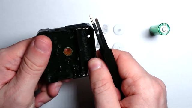 Quartz clock movement Disassembly смотреть онлайн