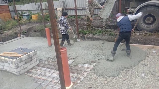 Привезли бетон на погреб-сарай. 12.09.2022 смотреть онлайн