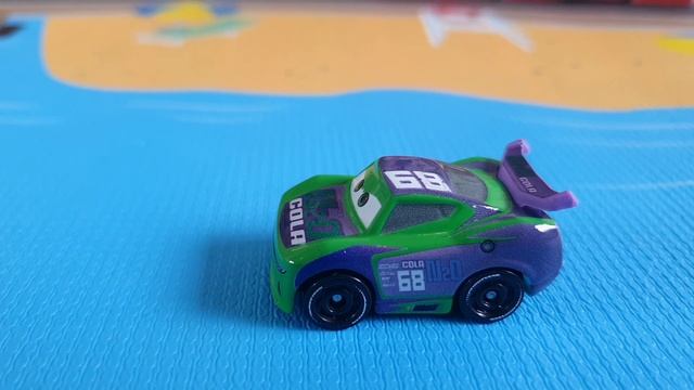 Cars Mini Racers Unboxing смотреть онлайн
