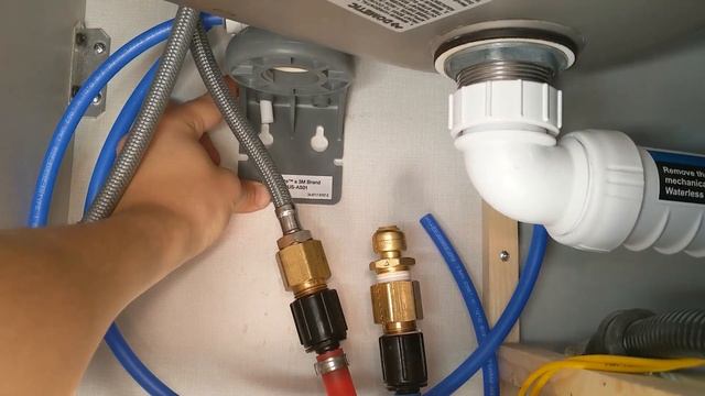 How to Install a 3M Water Filtration System in a Winnebago Revel смотреть онлайн