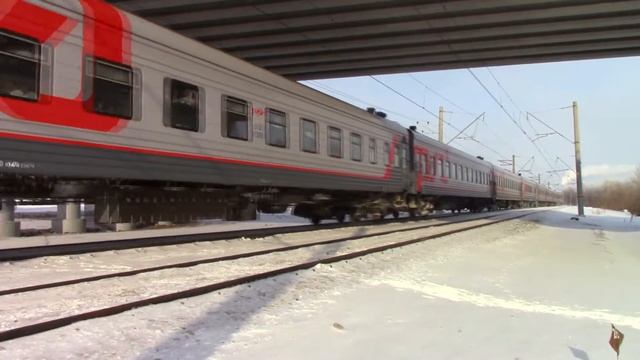 Поезд "Воркута - Адлер" следует по перегону Саранск - Ялга смотреть онлайн