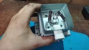 микроволновая печь VEGAS сильно гудит и не греет