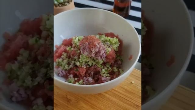 Делаем Тар-Тар из Тунца🍣🍣🍣, вкусно, быстро, аппетитно. смотреть онлайн
