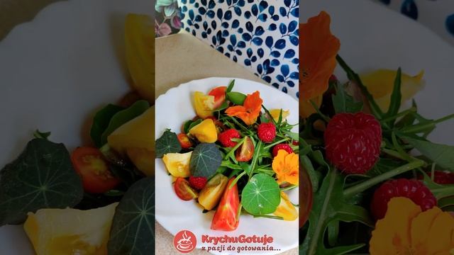 MALINOWA SAŁATKA Z NASTURCJĄ