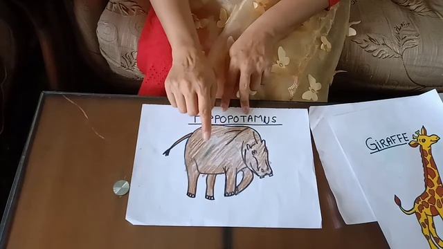 Jigsaw puzzle on Elephant, Giraffe and Hippopotamus смотреть онлайн
