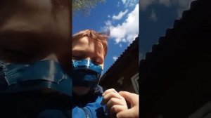 Друг заклеил рот изалентой