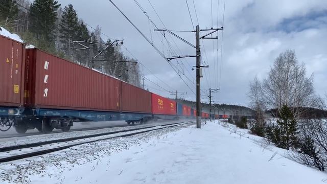 Электровоз 2ЭС6-269 с контейнерным поездом смотреть онлайн