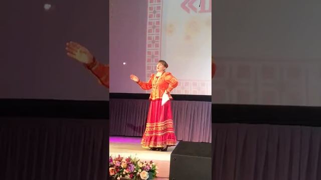 Ясна Зброя - Фест. "Цветень"(г.Лобня, ДК "Чайка", 15.04.18) - песня "Рассыпался дробен земчуг"(соло смотреть онлайн