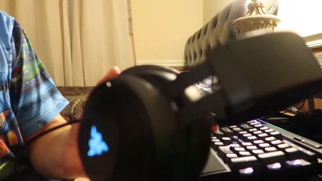 RAZER KRAKEN 7.1 V2 UNBOXING! смотреть онлайн