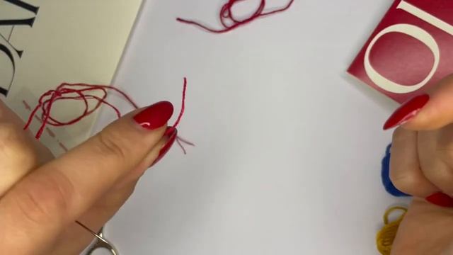 Як засунути нитку в голку │ How to thread a needle смотреть онлайн