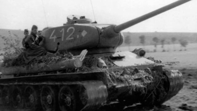 Tank Showdown: T-34 vs Tiger смотреть онлайн