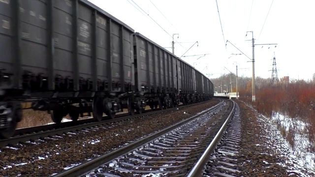 Электровоз ВЛ10-330 с грузовым поездом смотреть онлайн