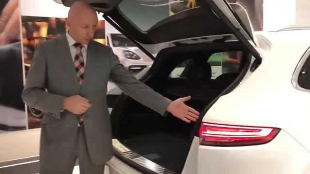 Porsche Indonesia virtual walkaround - Porsche Cayenne type E3 with Jason Broome смотреть онлайн