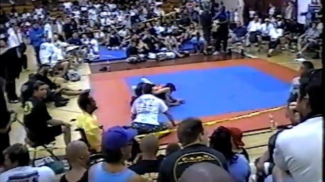 BJJ / Grappling tourney.......way back in 2000! смотреть онлайн