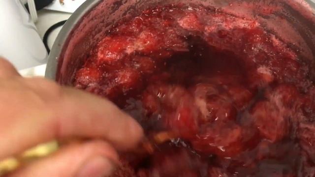 Клубника, помидорчики и выезд на озеро! Канада, Манитоба смотреть онлайн