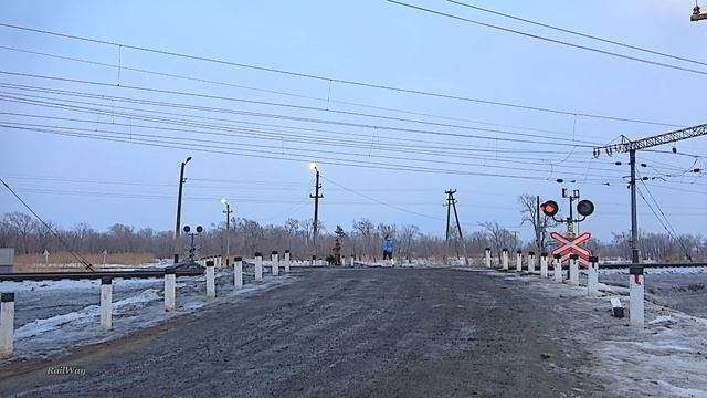 Railway. Railroad Crossing. Short Freight Train / Жд переезд. Короткий грузовой поезд