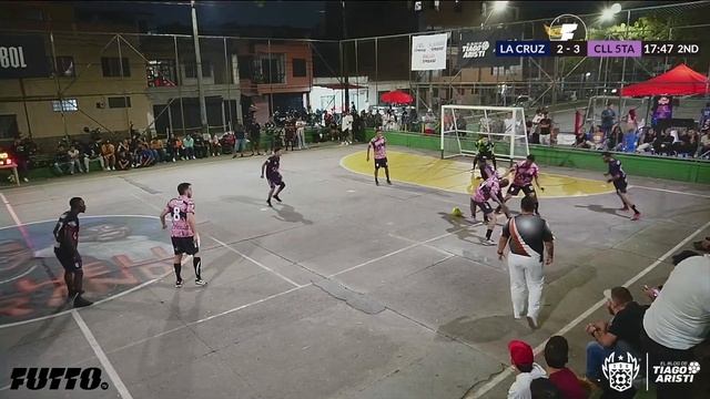La Banda de La Cruz vs Calle 5ta 🔥⚽️ LEO WEIR + ALAN #TorneodeBarrioAntioquia S2 смотреть онлайн