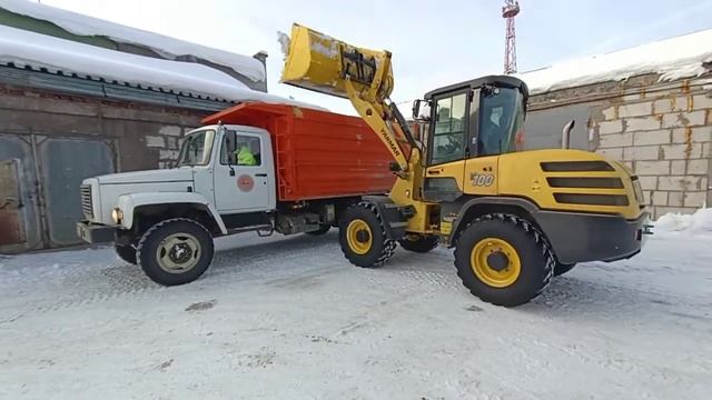 Чистка гаражей, с вывозом снега самосвалом смотреть онлайн
