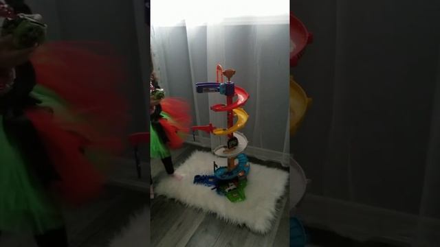 Go! Go! Smart Wheels Ultimate Corkscrew Tower | Nikki Review смотреть онлайн