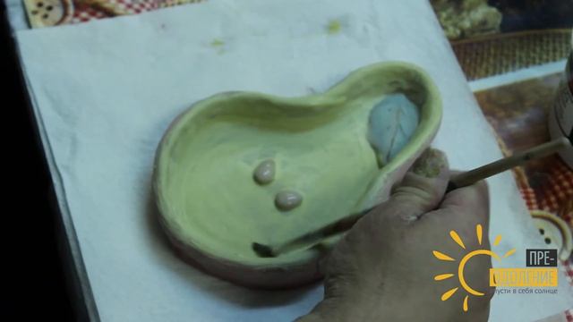 Атмосферное видео с занятий инклюзивной керамической мастерской «Круговерть» ( КРОО "Преодоление" ) смотреть онлайн