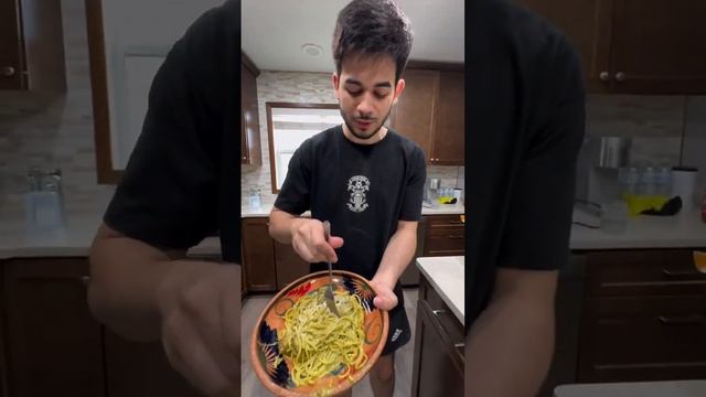 espaguetis en salsa verde смотреть онлайн