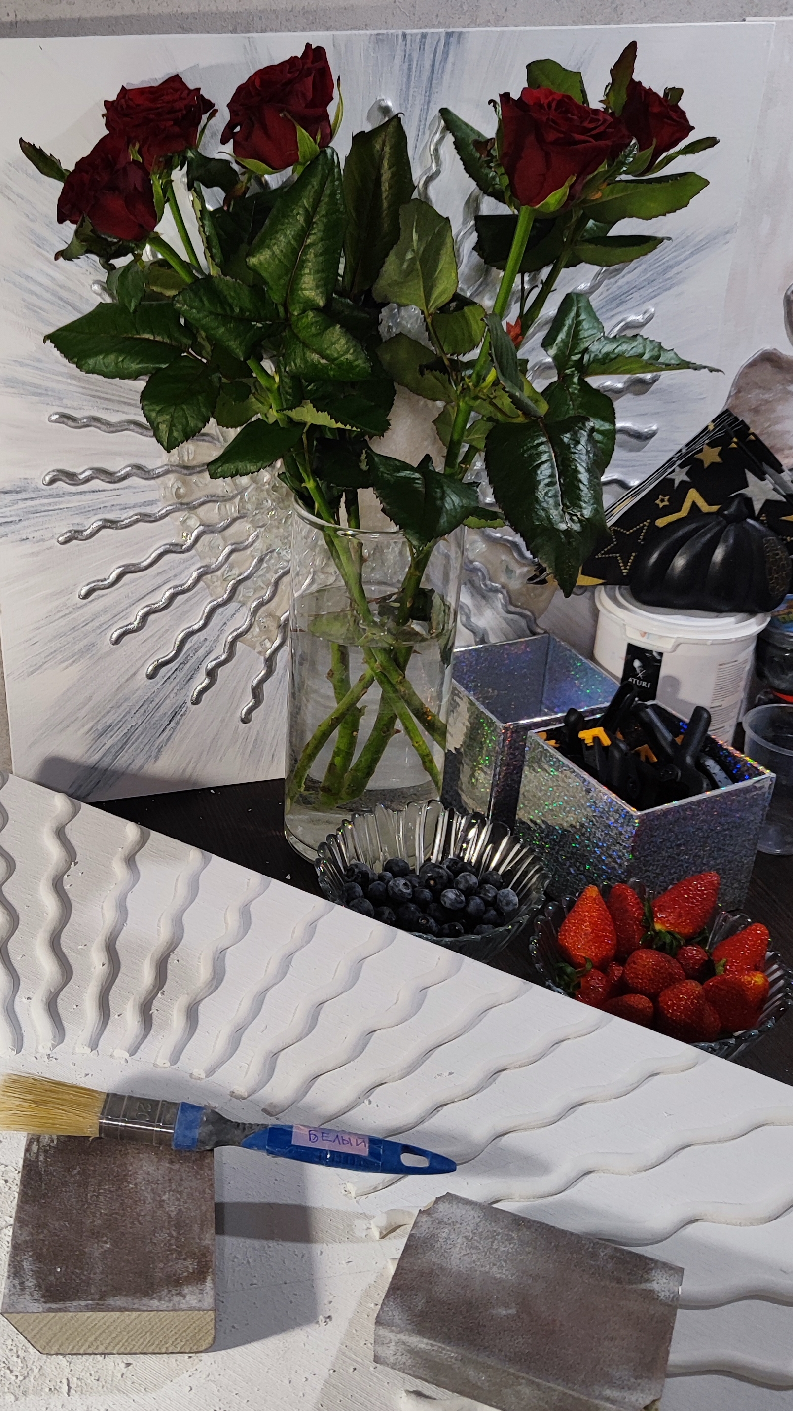 Всех женщин с праздником!