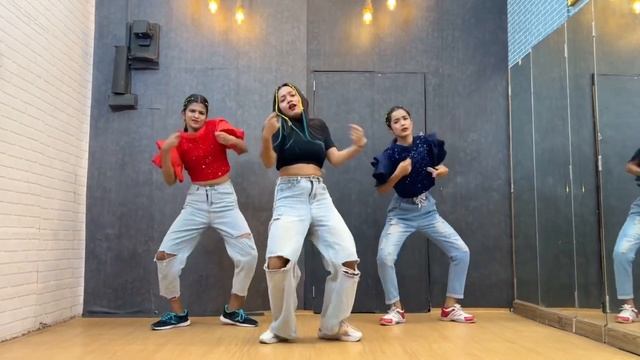 12 Ladke || Dance Cover By Bhagyasri Singh || Tony Kakkar
