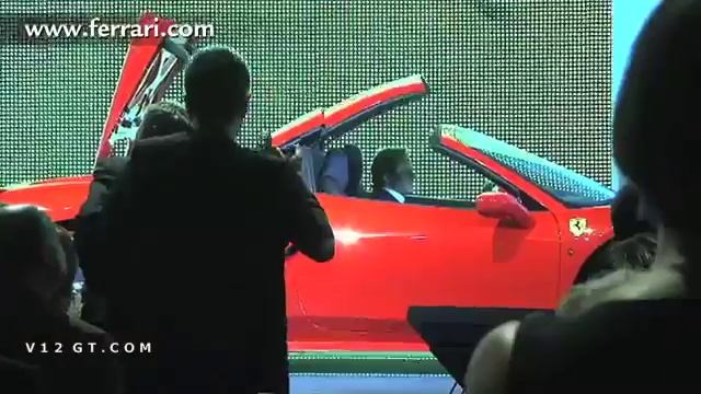 Ferrari 458 Spider Première mondiale смотреть онлайн