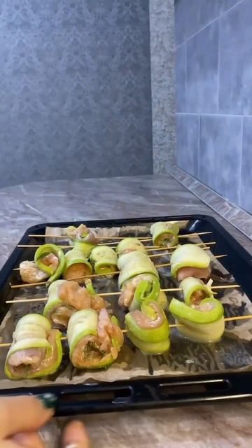 КАБАЧКОВЫЕ РУЛЕТИКИ С КУРИЦЕЙ #food #recipe #рецепты #еда #кухня #cooking #готовимдома #рулет смотреть онлайн