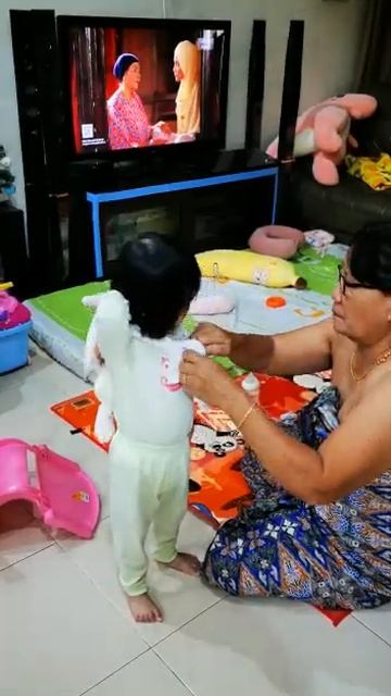 Pengawa Mia Enggau Inik Ia смотреть онлайн