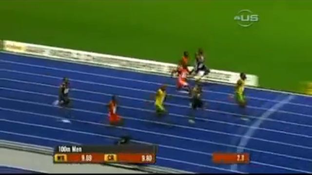 Bolt beats 100m world record on Family Guy!!! смотреть онлайн