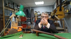 Почему не надо ставить особо твёрдые и супер жёсткие лады на гитару.