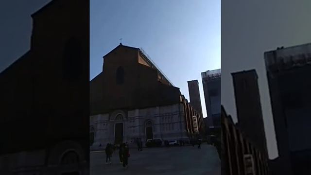 Piazza del Nettuno bologna смотреть онлайн