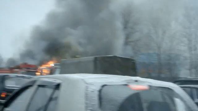 Сгорел автобус на 14 км МКАД 20.02.2010 смотреть онлайн