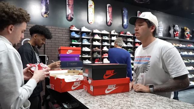 I Bought His Sneaker Collection for $10,000! смотреть онлайн