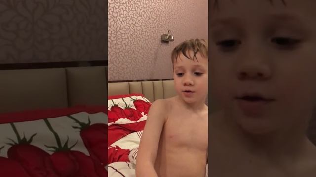 Новый ютубер и его сестра чмокающий пончик!!!!